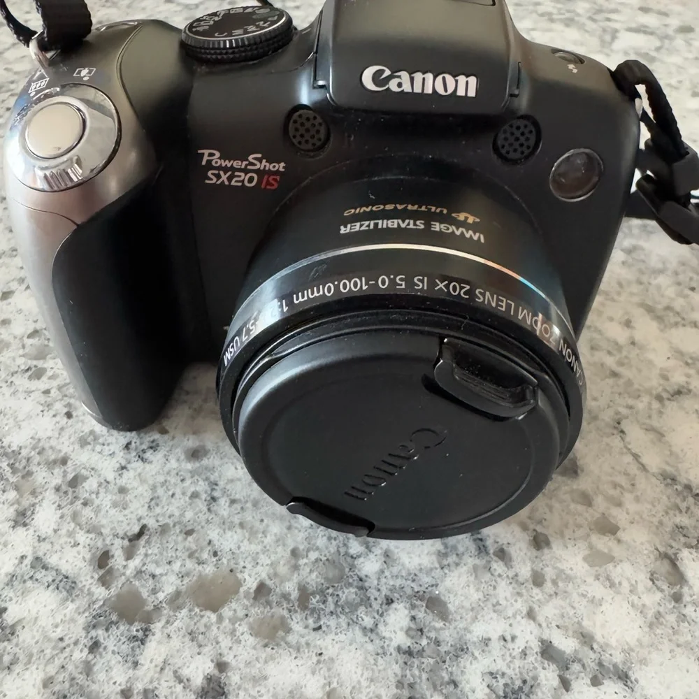 Canon PowerShot SX20 IS Black Digital Camera